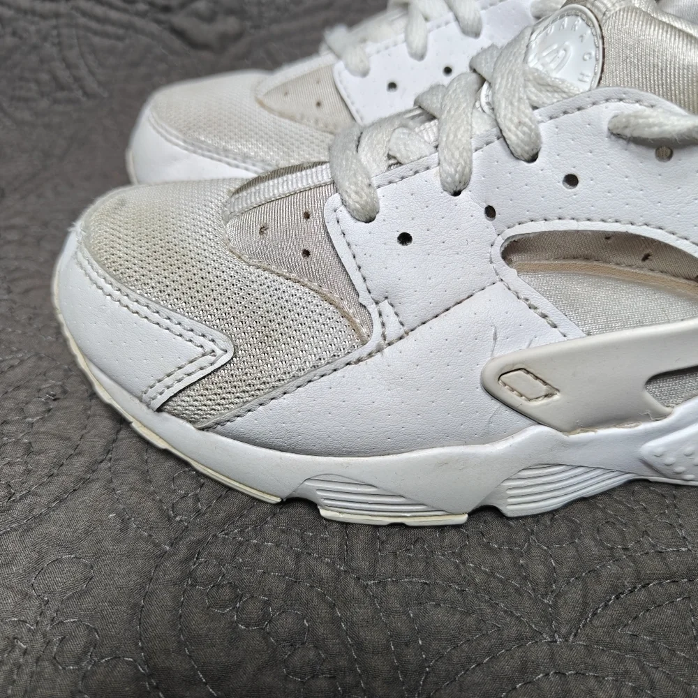 Nike Air Huarache Triple White Flyknit Mesh Men's Sneakers Youth Size 1Y